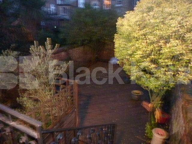 			2 Bedroom, 1 bath, 1 reception Flat			 Mornington Terrace, CAMDEN / REGENTS PARK